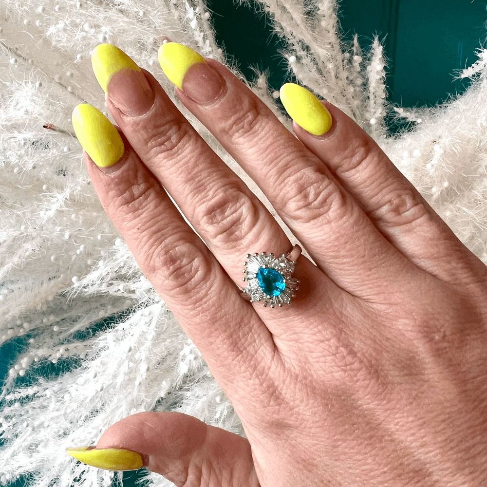 Heirloom Pear Cut Blue Topaz Cocktail Ring Size 8.25 - Picture 5 of 6
